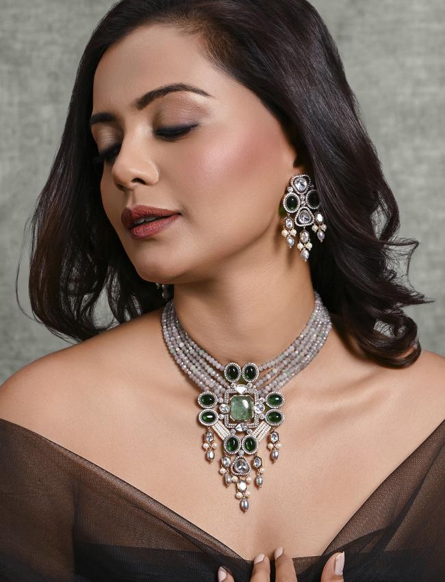 Opalescent Necklace With Earrings