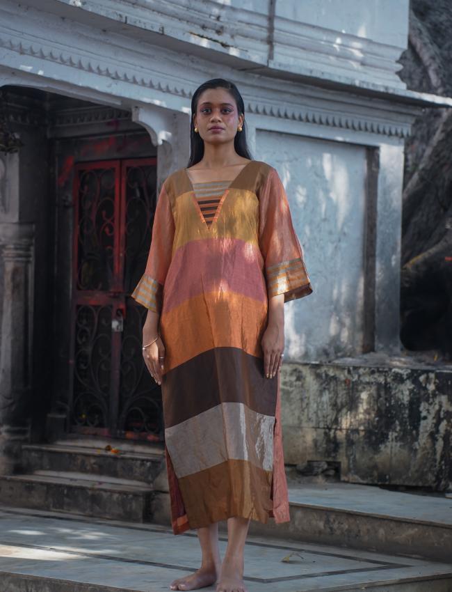 DHUN ZARI STRIPE PATCH SLIT DRESS(K02)